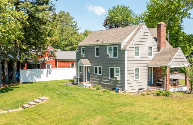 Saco Summer House 3 beds 1.5 baths recently rennovated