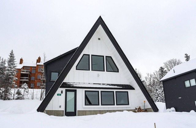 Saddleback Parmachanee 22- easy ski-in/out location on Saddleback!