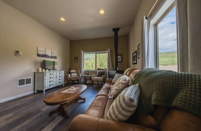 Saddlehorn Ridge Cabin