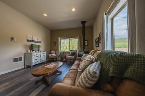 Saddlehorn Ridge Cabin