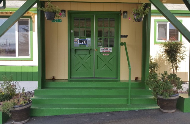 Safari Inn
