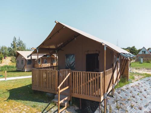Safari Lodge by IJsselmeer Lake