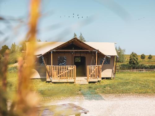 Safari Lodge near IJsselmeer Glamping