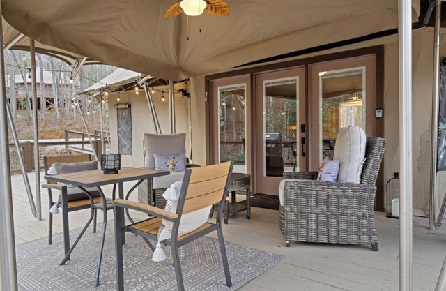 Safari, Romantic Safari Tent for 2 with Hot Tub