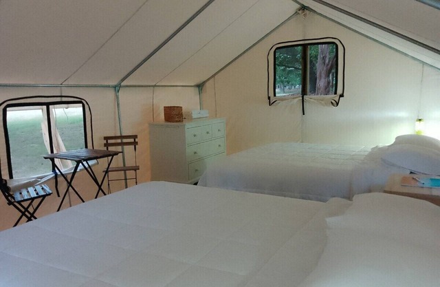 Double Queen-Blick auf die Bucht-Site-Communal washrooms-Familie