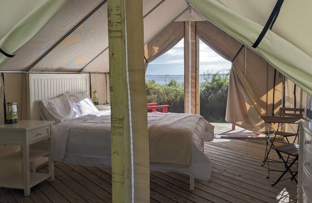 Bay Front-Zelt-Gemeinsames Badezimmer