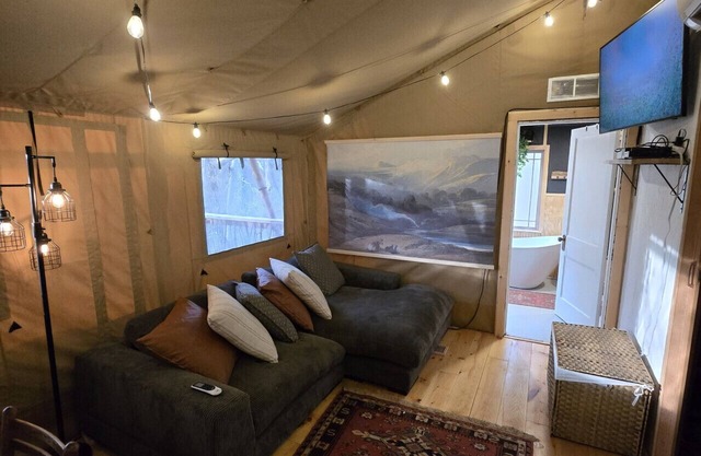 Safari Tent / YALA Canvas Home