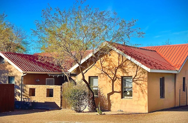 Safe & Peaceful Retreat in Downtown Historic District