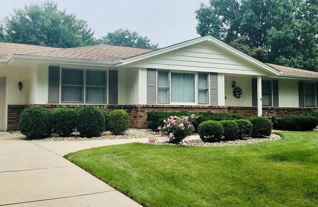 Safe perfect location near everything, 3+ bedrooms in NE Rockford
