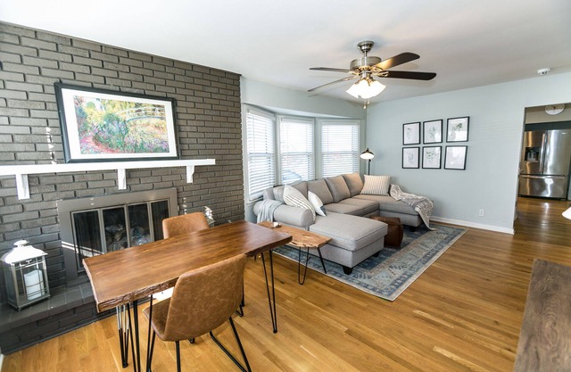 Updated Fam Friendly 2 bd w/ Large Deck!