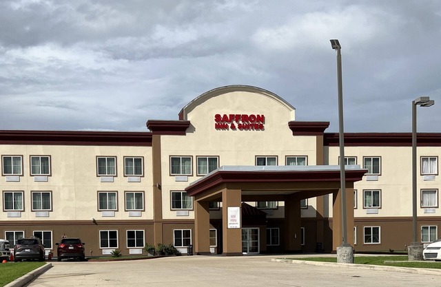 Saffron Inn & Suites