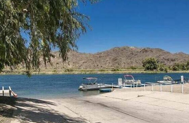 Sagebrush Lane, River Access