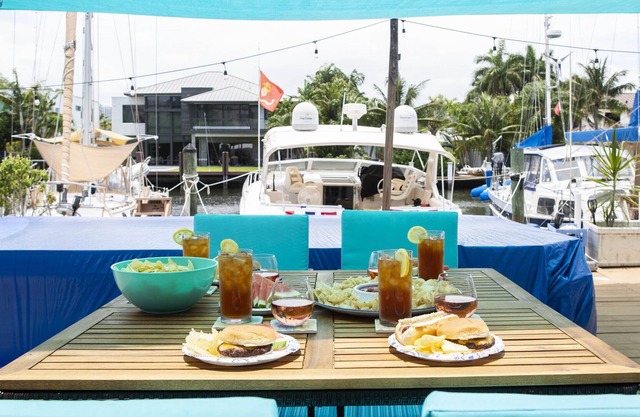 Sail Away III-Family Getaway | Beach | BBQ | Waterfront