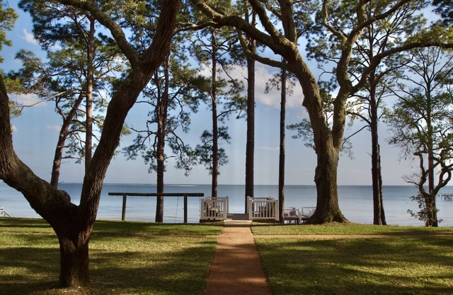 Saint Teresa Coastal dwelling with Guest house option.