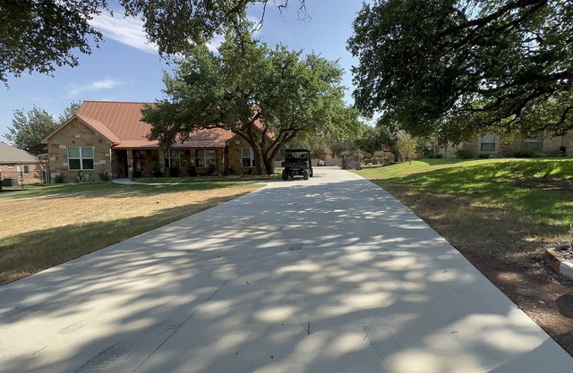 Salado home / great neighborhood!