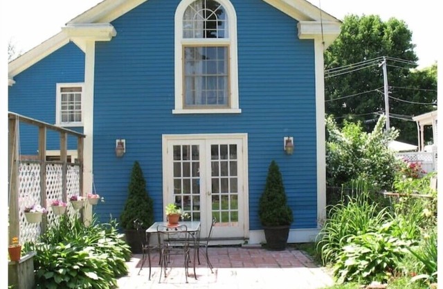 Salem/Beverly Barn by the Harbor, perfect summer spot! August and Sept openings!