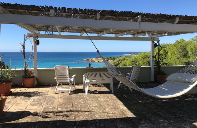 Salento, elegante Villa, eingebettet in einen Kiefernwald 50 Meter vom Strand entfernt