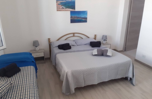 SaleRosa house,5 people maximum,with bedroom,bathroom,kitchen,garden