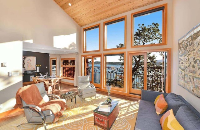 Salishan Tree House Suite