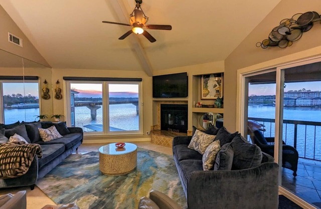 Sally's Lake Hamilton Condo. 💎 Seltene Entdeckung! Genießen Sie Ihren Aufenthalt in Komfort ...