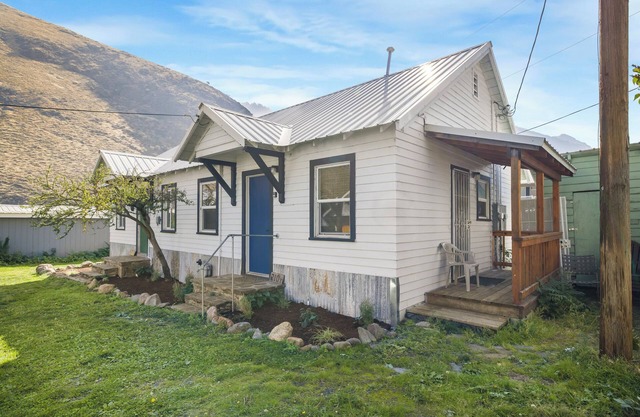Salmon River Cabin #210