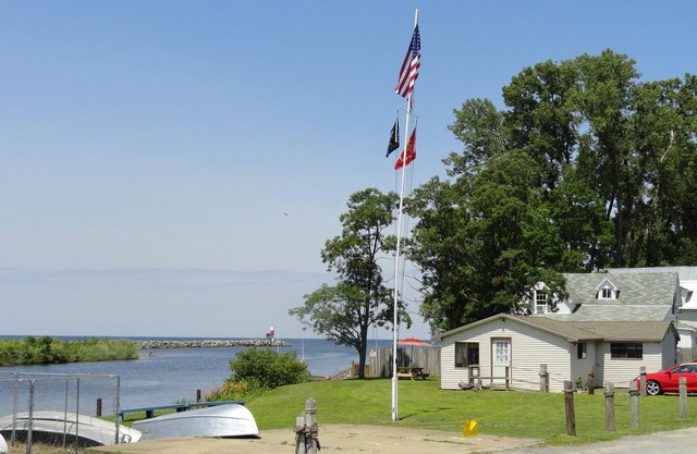 Salmon River Waterfront Cottage (w / verfügbar Slipanlage)