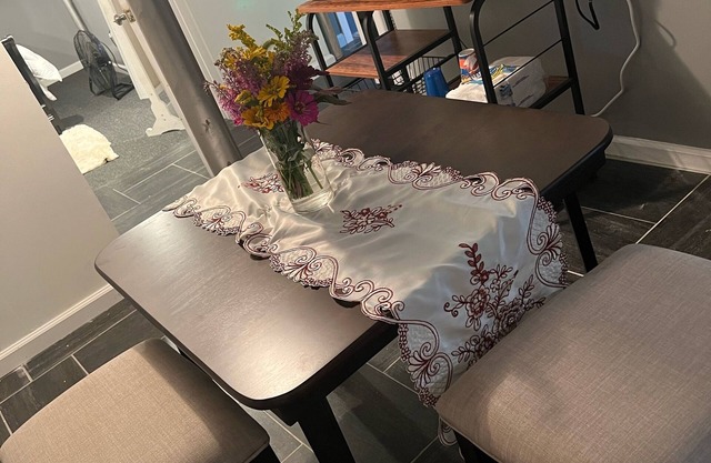 Salomi’s Cozy Spot- 7min from downtown