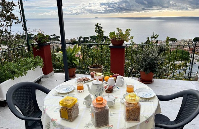 SALOTTO SUL MARE