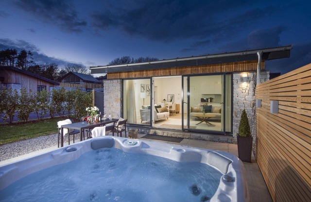 Salt Life, Dunes at Upton Towans - a lodge that sleeps 4 guests in 2 bedrooms