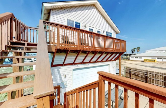 Salt on the Rim North Padre Island Balli Park 2 BDRM Large Yard Pet Friendly