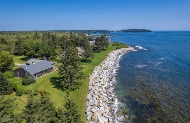 Salty Seas, stunning home with high-end fixtures & sweeping ocean views
