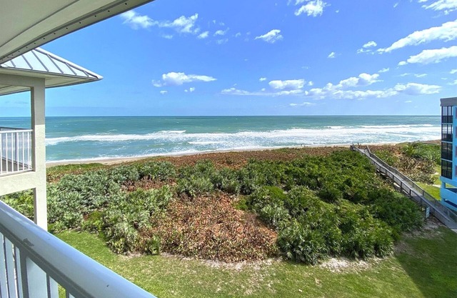 Seascape Oasis: 4th Floor Oceanview Condo