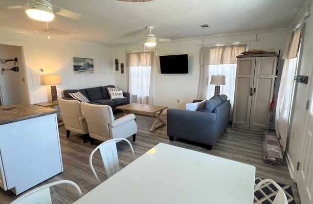 Salty Sunsets - Beach Access - Island Realty