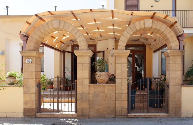 Sammartano Hotel