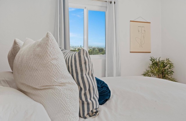 San Diego coastal home with downtown views! by RedAwning