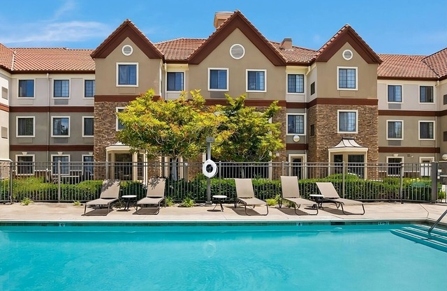 San Diego Getaway: Spacious Suites w/ Pool, Breakfast Buffet & Parking Included!