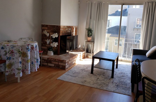 San Francisco-Best of both World-288 8th Ave @ Clement