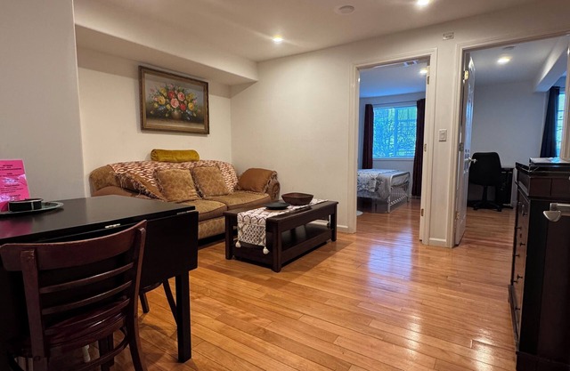 San Francisco Cozy 2-bedroom w/Parking near BART