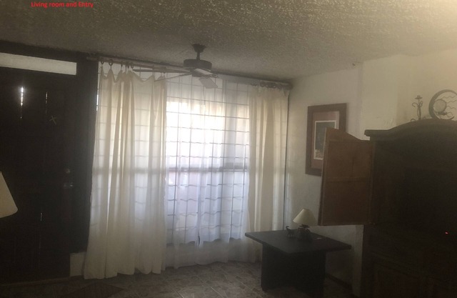 San Gabriels House at Chapalita Neighborhood