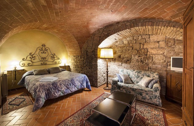 San Gimignano Wohnung im historischen Zentrum, Innenhof und schnelles kostenloses WiFi