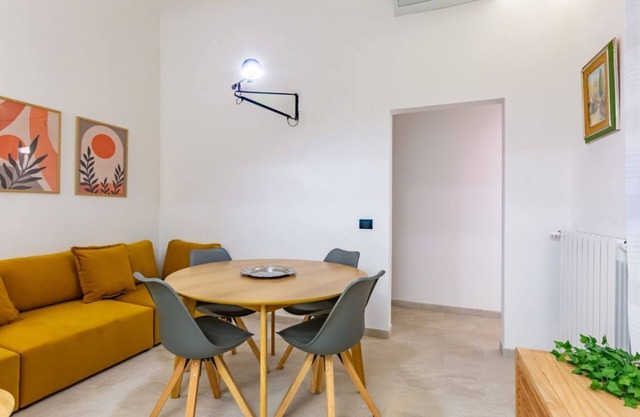 San Lorenzo Central Roomy Apartment