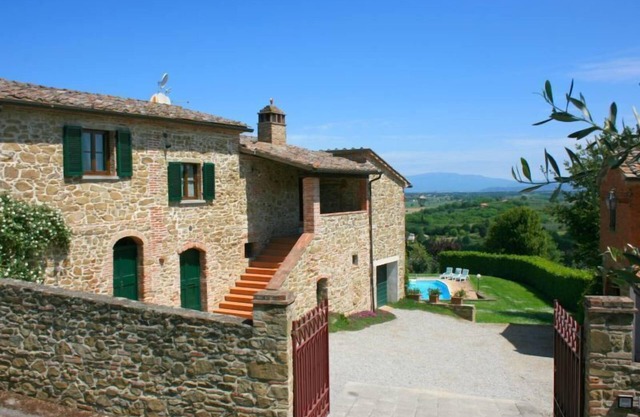 Villa mit privatem Pool, Tischtennis und Bocciabahn, in Panoramalage auf den Hügeln der südlichen To