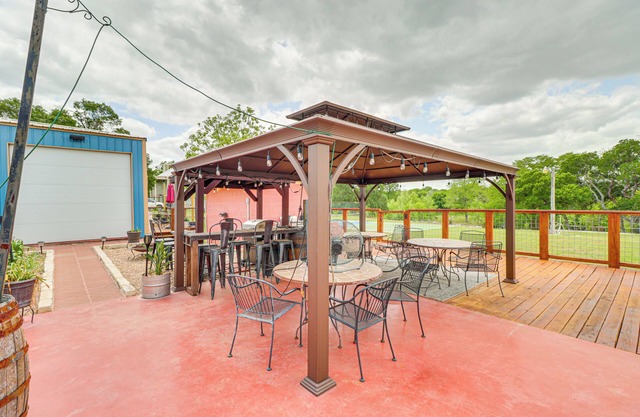 San Marcos River Hideaway w/ Game Room + Fire Pit