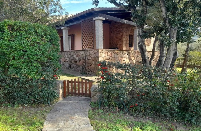 Villetta sita in un villaggio lussureggiante e tranquillo.