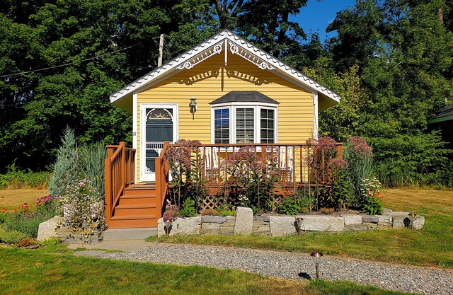 Sand Bar Cottage Inn