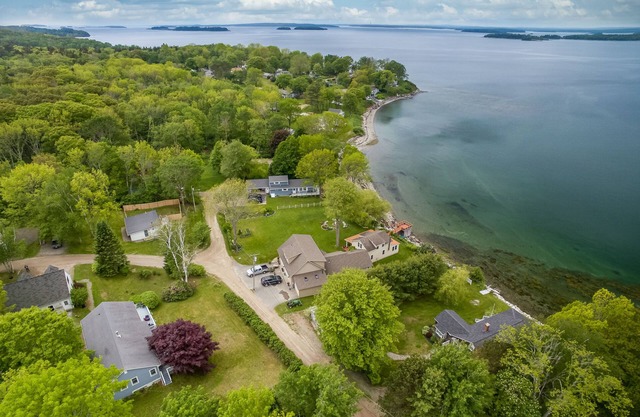 Sand Dollar - Capture stunning sunsets from this beautiful ocean view home