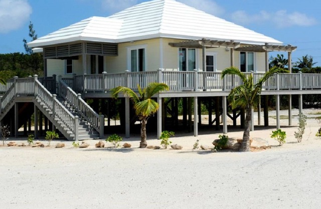 Sand Dollar Cottage by Eleuthera Vacation Rentals