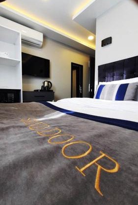 SAND DOOR HOTEL