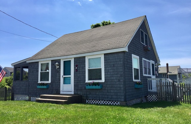 Sand Hill Cove Cottage, 5 Minuten zu Fuß zum Strand mit riesigen eingezäunten Hinterhof