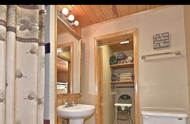 Sand Lake Cabin